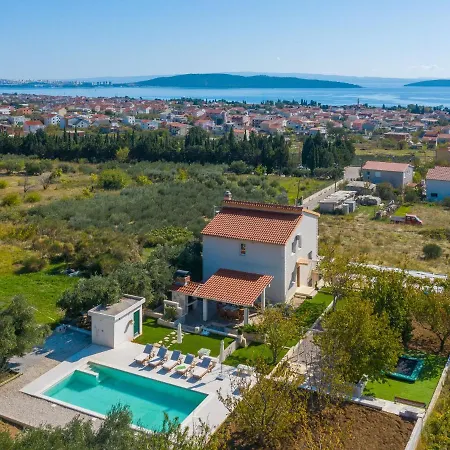 Holiday home Stunning Holiday In Kastel Luksic Dalmatia Croatia