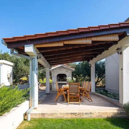 Stunning Holiday In Kastel Luksic Dalmatia Croatia Holiday home *