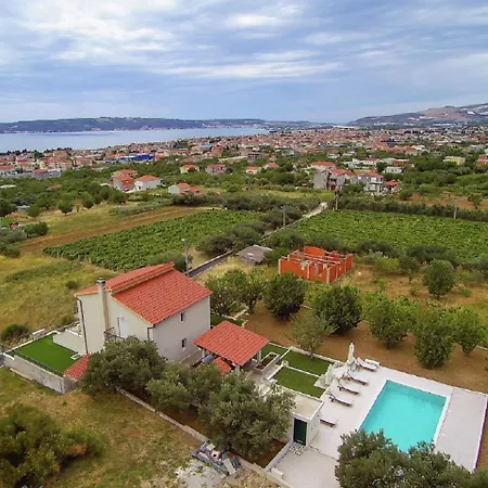 Holiday home Stunning Holiday In Kastel Luksic Dalmatia Croatia Kastela