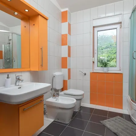 Stunning Holiday In Kastel Luksic Dalmatia Croatia Holiday home