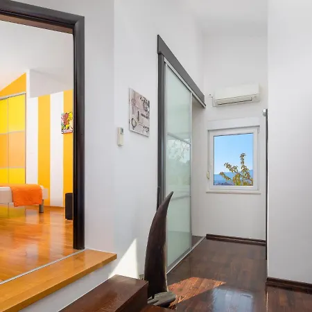 Stunning Holiday In Kastel Luksic Dalmatia Croatia Holiday home *